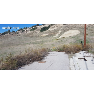 <a href='https://www.spitilemesos.com/view-property/en/2800_central-one__up_motorwayfrom_polemidia_to_germasogeia_land__plot_for_sale/'>View Property</a>
