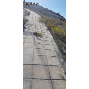 <a href='https://www.spitilemesos.com/view-property/en/2798_central-one__up_motorwayfrom_polemidia_to_germasogeia_land__plot_for_sale/'>View Property</a>