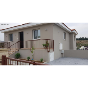 <a href='https://www.spitilemesos.com/view-property/en/3374_central-one__up_motorwayfrom_polemidia_to_germasogeia_house__villa_for_rent/'>View Property</a>